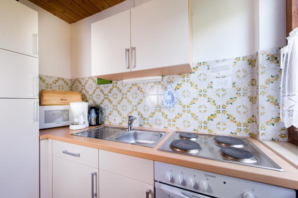 Tyrol Appartements Ehrwald Rum bild
