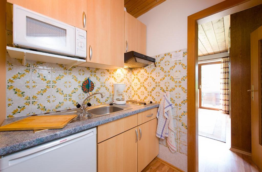 Tyrol Appartements Ehrwald Rum bild